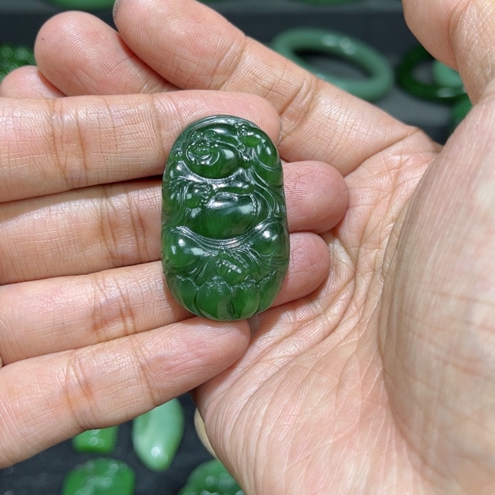 和田玉（碧玉）颈饰未镶嵌