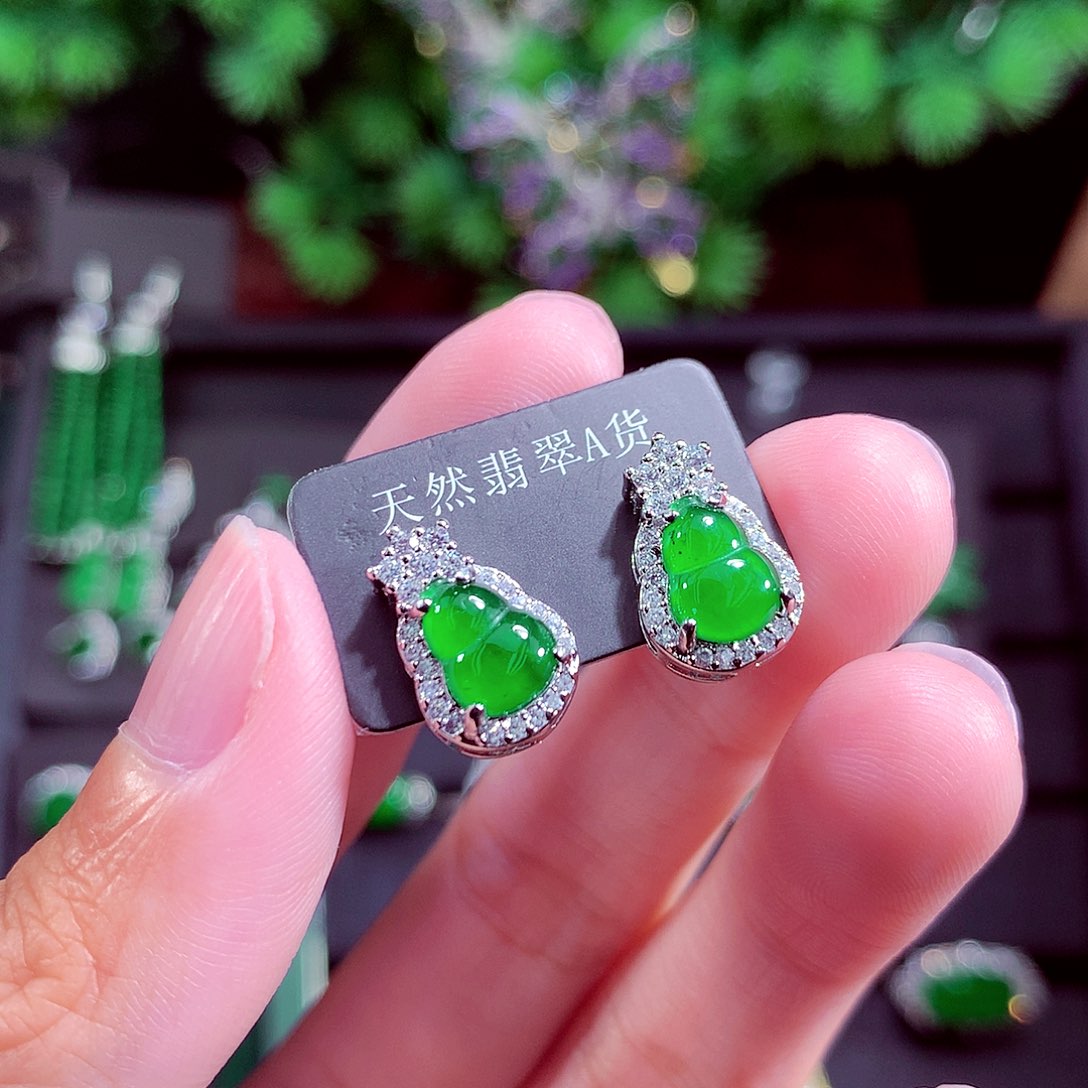 颈饰未镶嵌翡翠天然