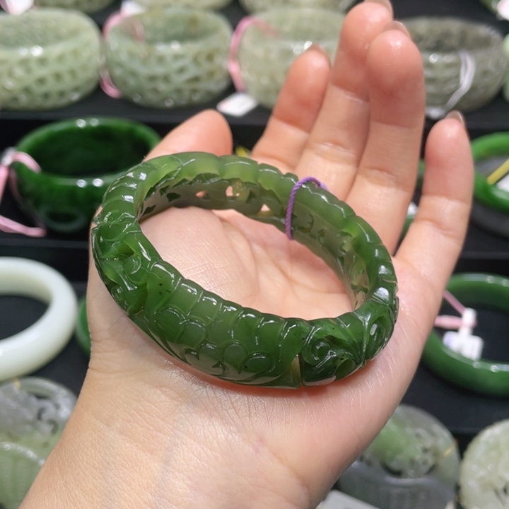 和田玉手镯52圈口 编号27未镶嵌