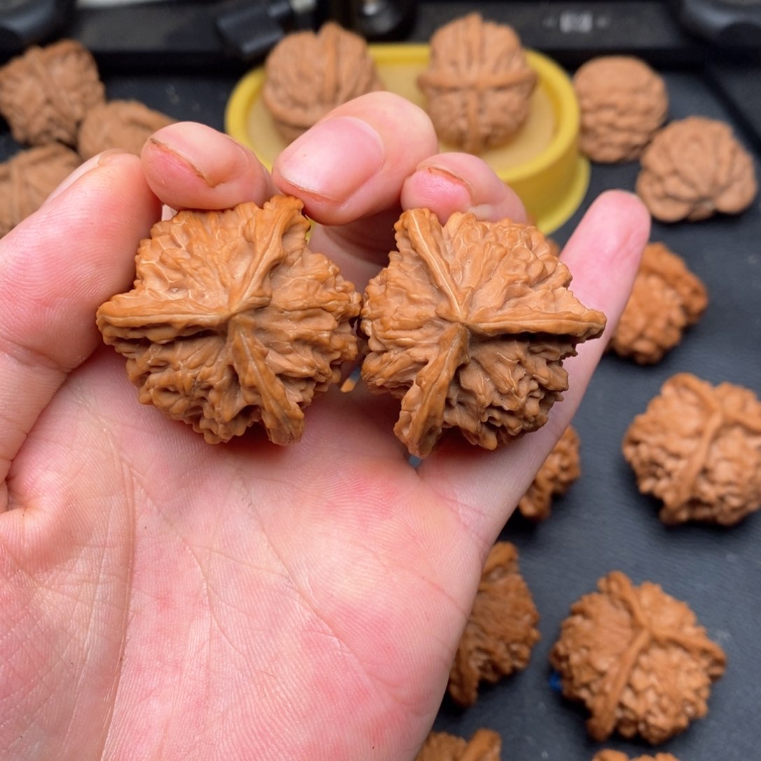 文玩核桃吊坠37大奔