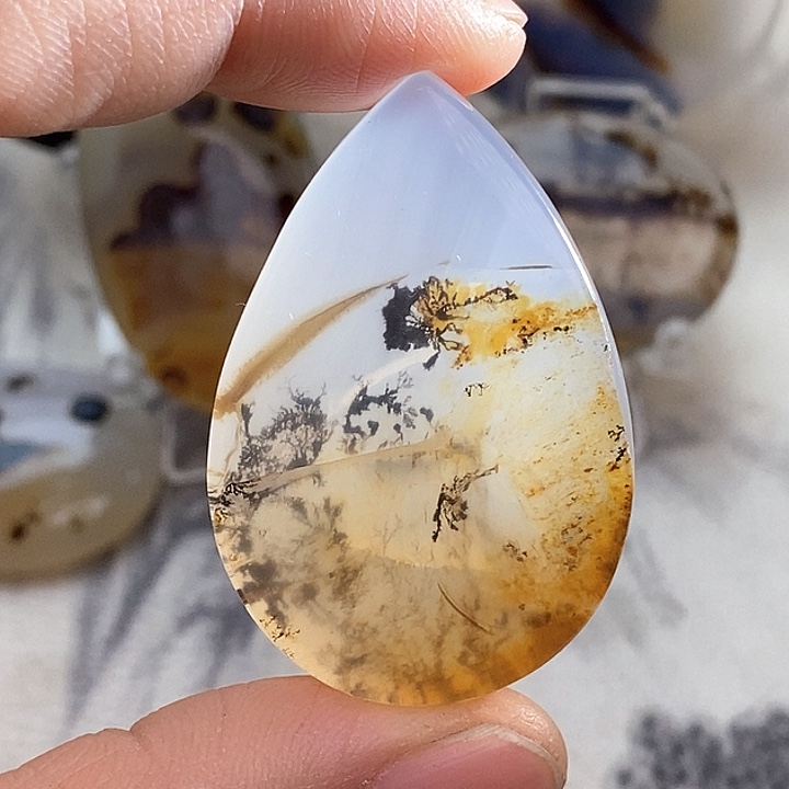 玛瑙/玉髓颈饰未镶嵌