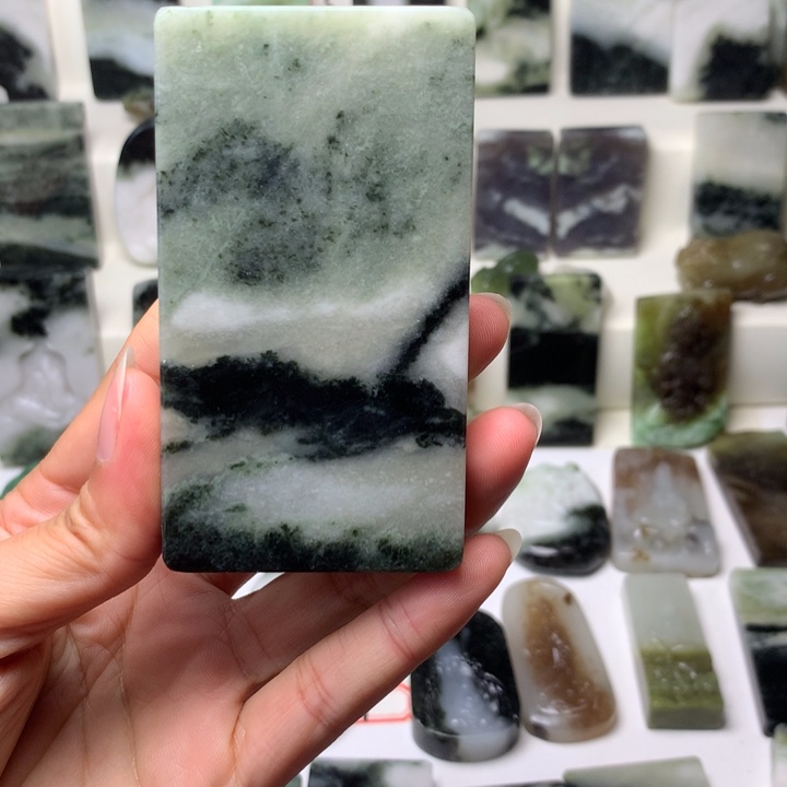 独山玉未镶嵌颈饰