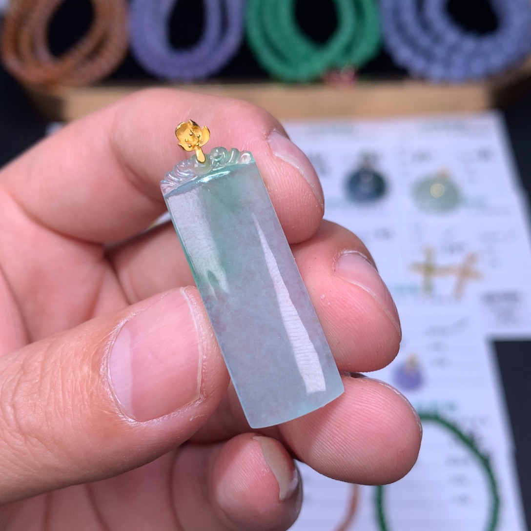 翡翠18K金镶嵌颈饰48小时鉴赏期退货不扣服务费