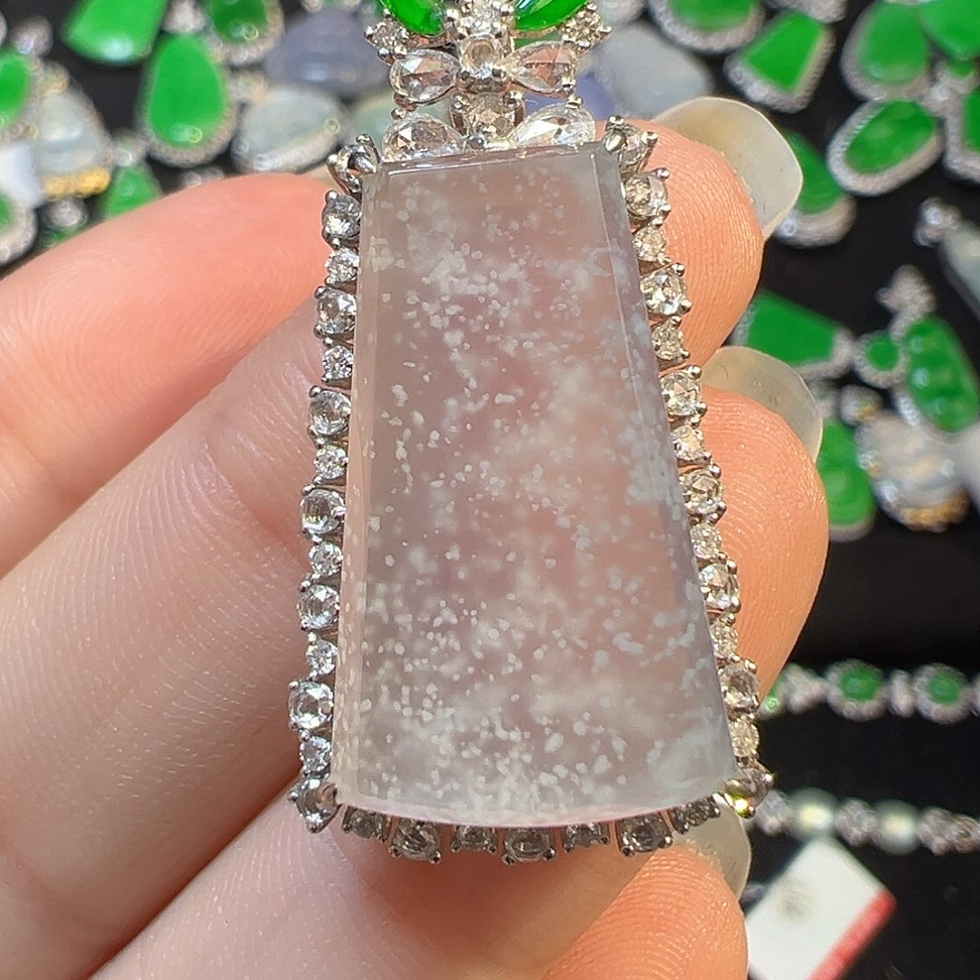 翡翠颈饰18K金镶嵌收货48小时鉴赏期