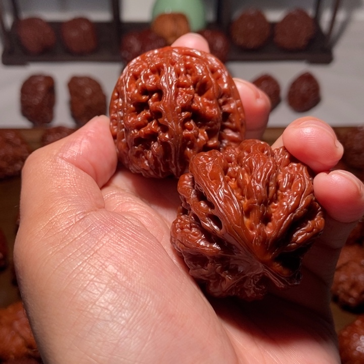 先***店文玩核桃吊坠粗筋