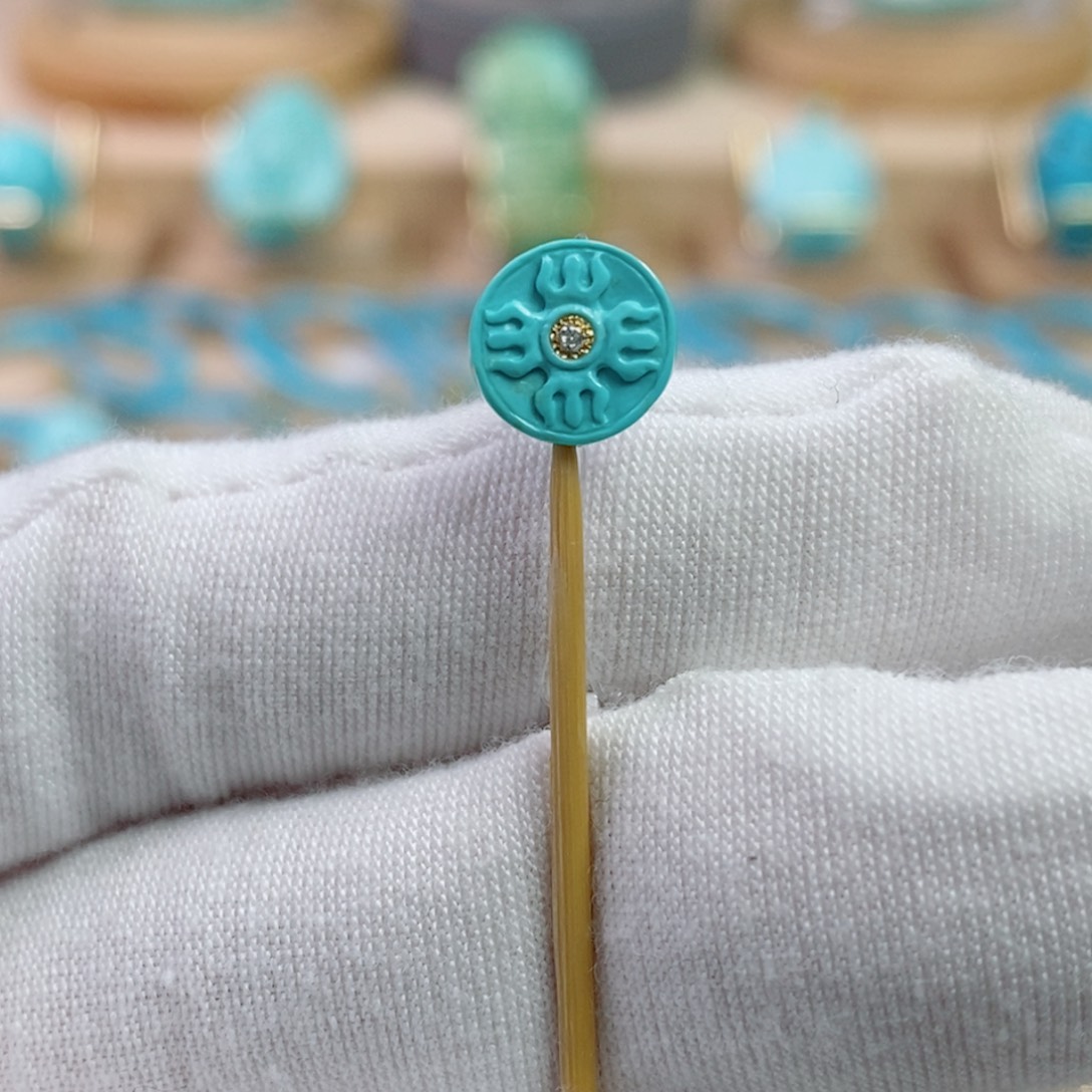 绿松石未镶嵌珠宝奇石