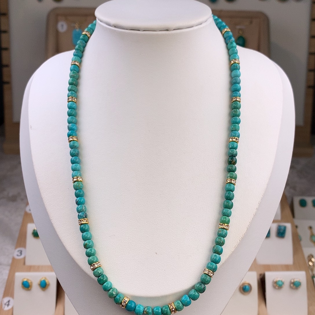 绿松石未镶嵌颈饰