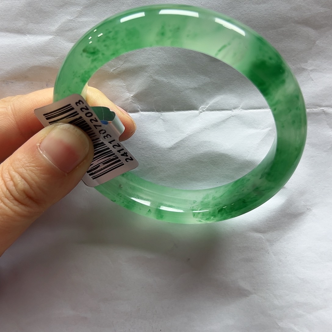 石英质玉手镯未镶嵌静****师