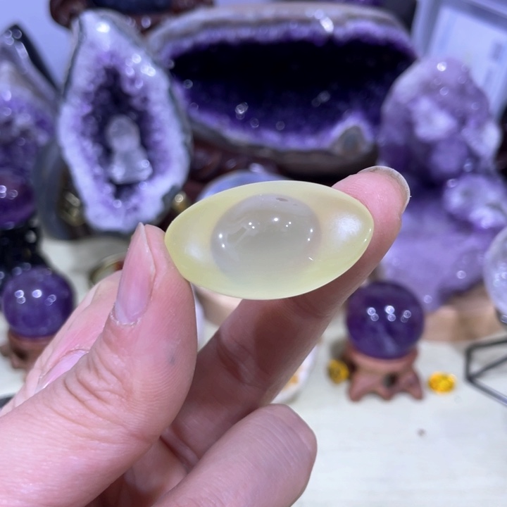 钛晶摆件未镶嵌紫晶