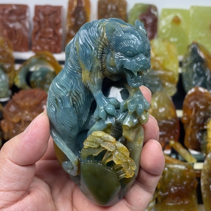 蛇纹石玉手把件合金