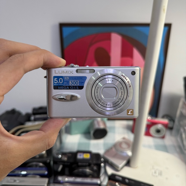 9新 Panasonic/松下 fx8冷白皮屏幕一点瑕疵看不出来如图配件全