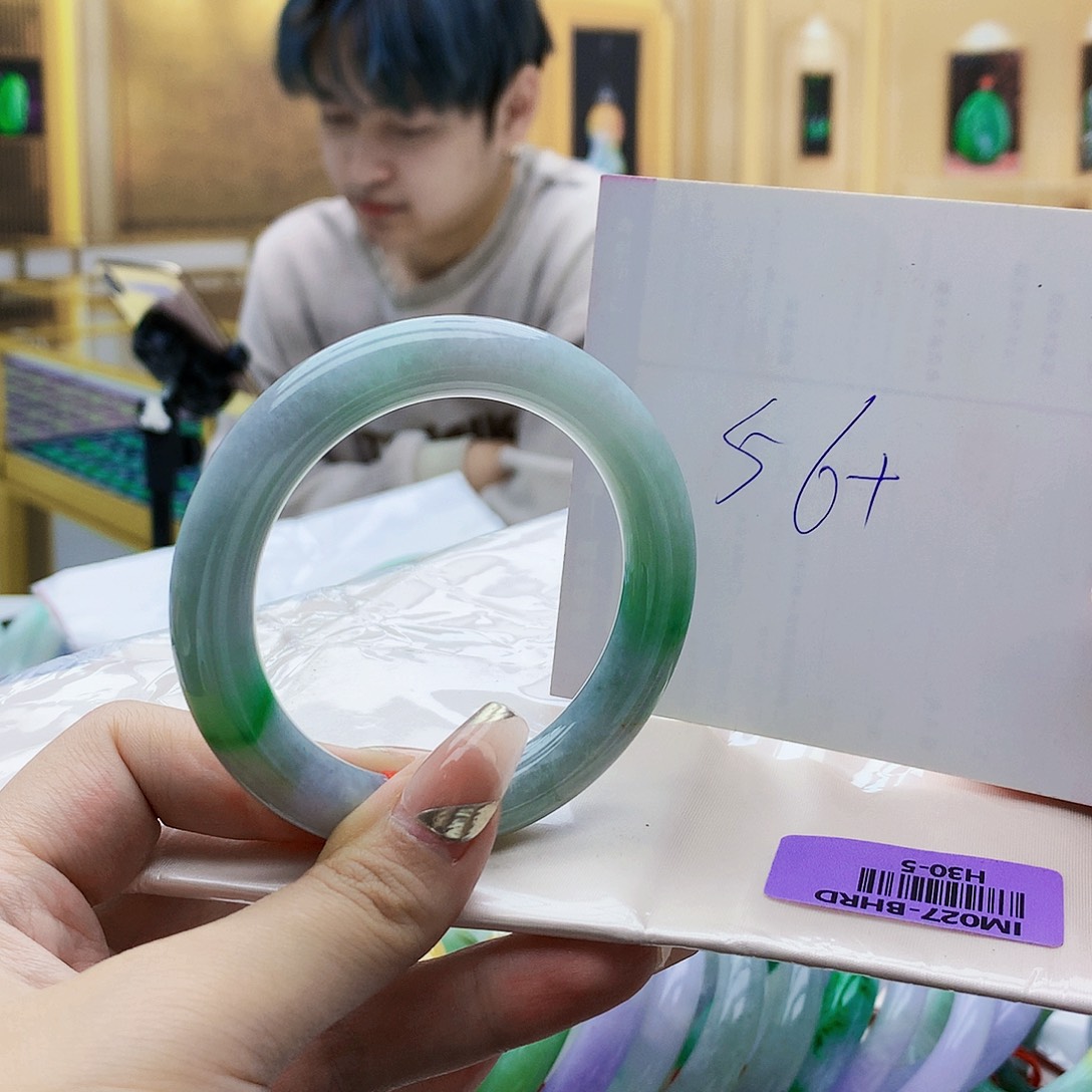 翡翠未镶嵌手镯0000……