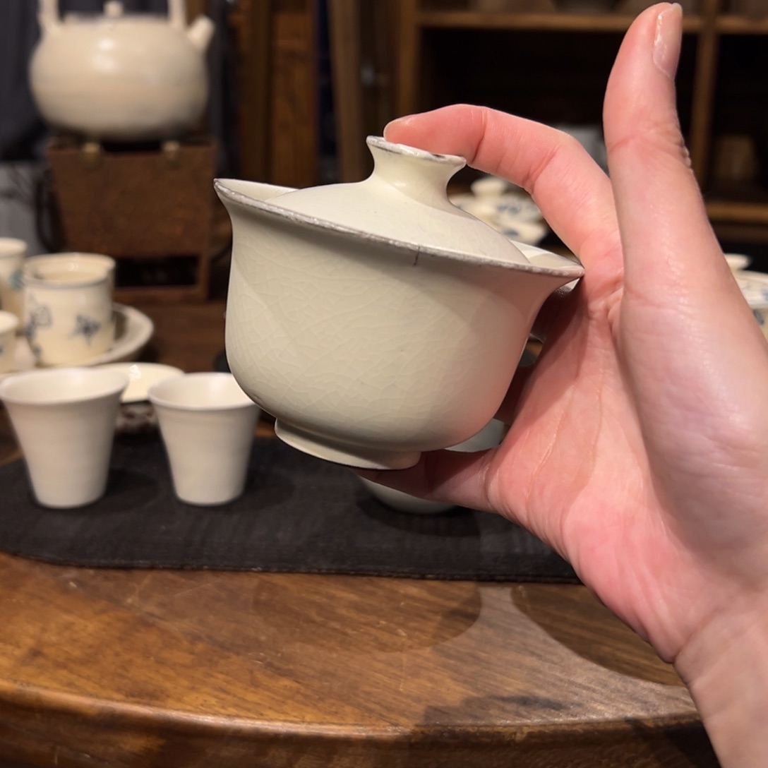 摆件陶瓷。       陶瓷。      