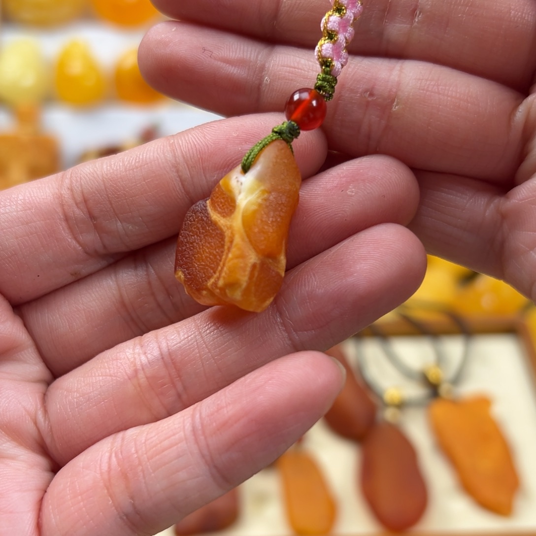 蜜蜡未镶嵌颈饰蜜蜡