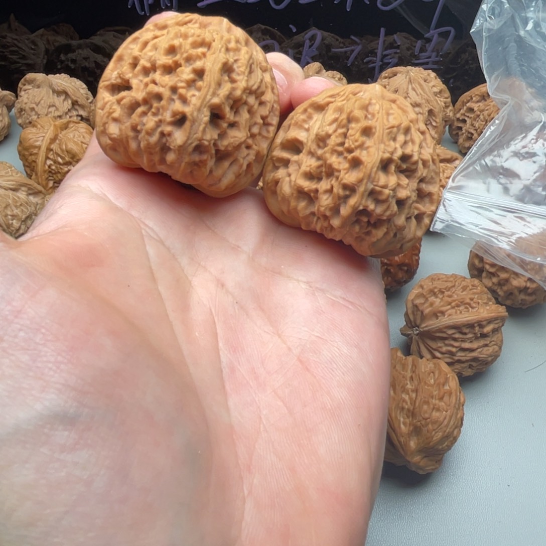 核桃把件43全品大肚南疆石