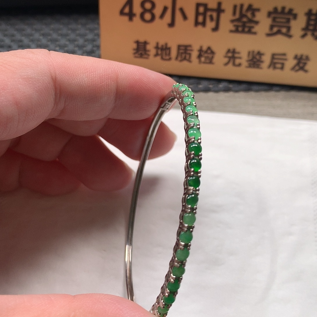 颈饰银S925镶嵌翡翠手镯