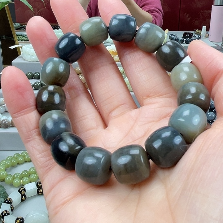 和田玉未镶嵌手串