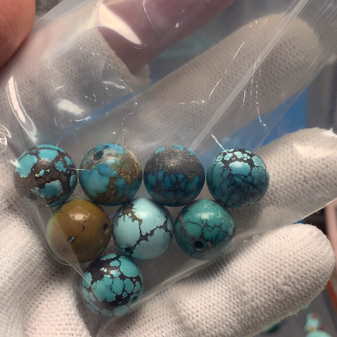 宁****绿松石未镶嵌挂件