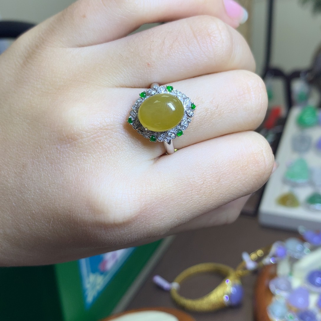 翡翠颈饰18K金镶嵌翡翠