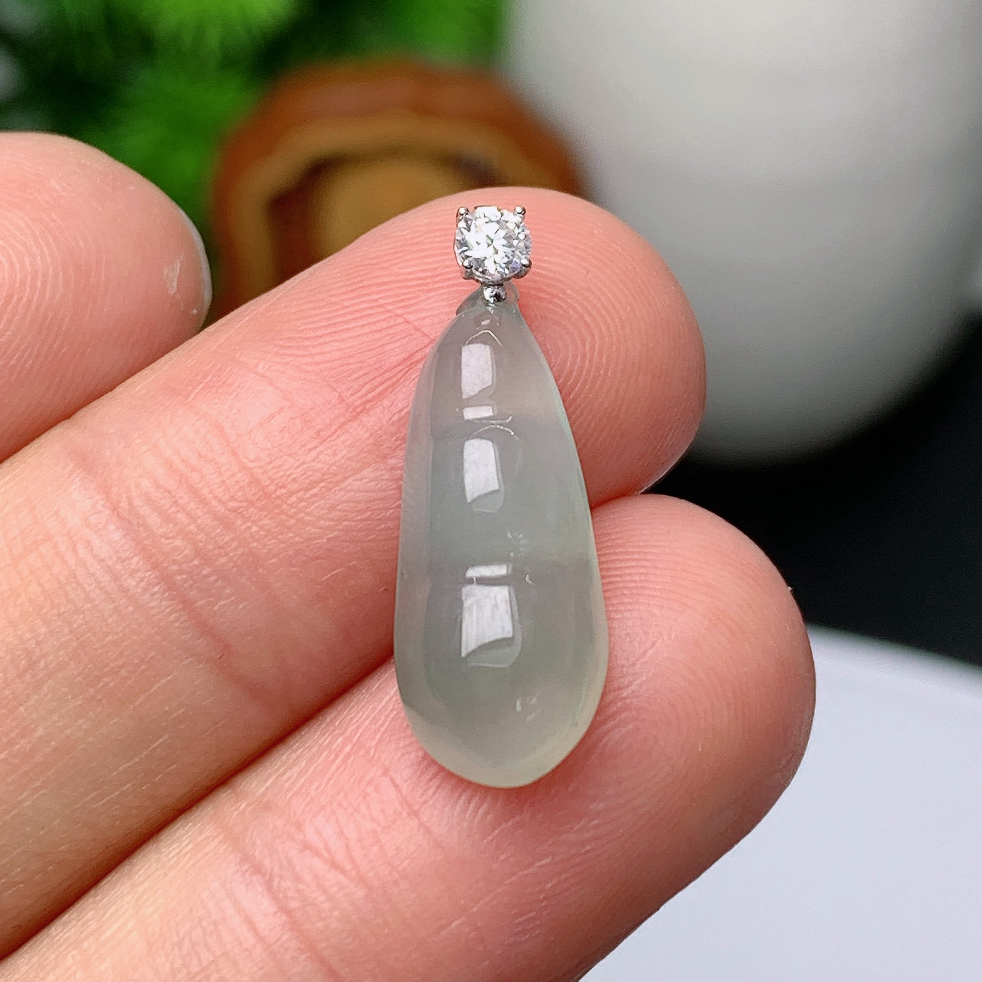 天然翡翠A货18k金镶嵌福豆吊坠  尺寸:19.58.4*5.5