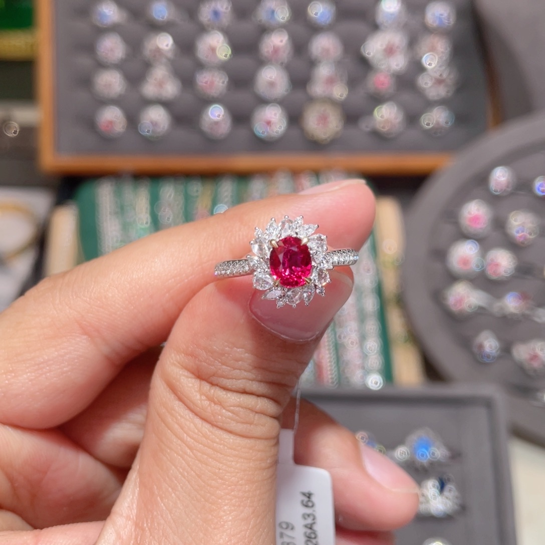 红宝石戒指18K金镶嵌1.21ct 无烧鸽血