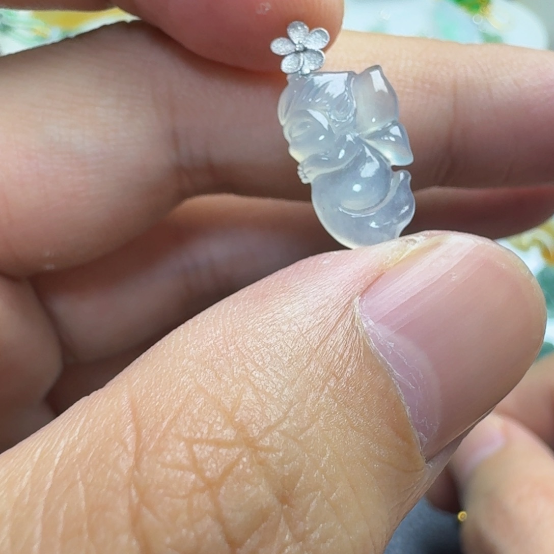 颈饰18K金镶嵌翡翠小仙子
