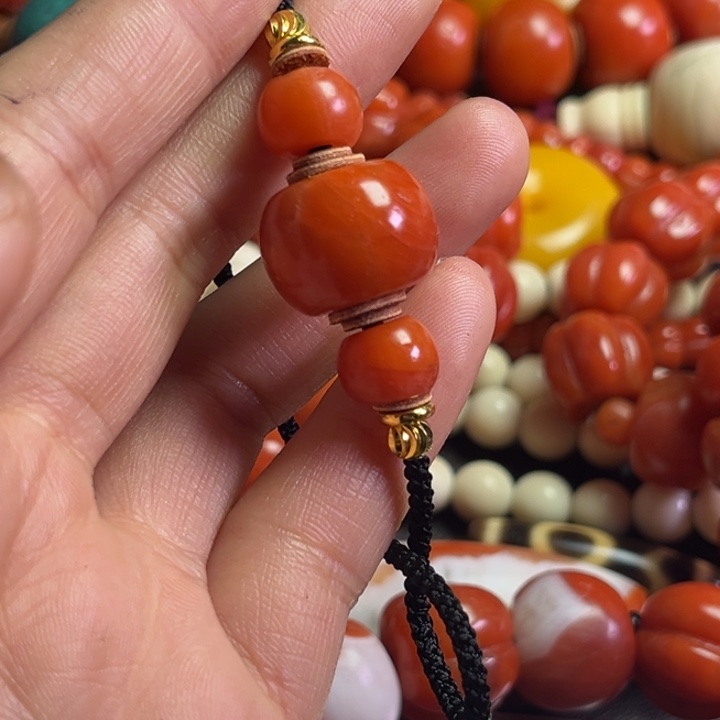 颈饰琉璃后****静琉璃…………