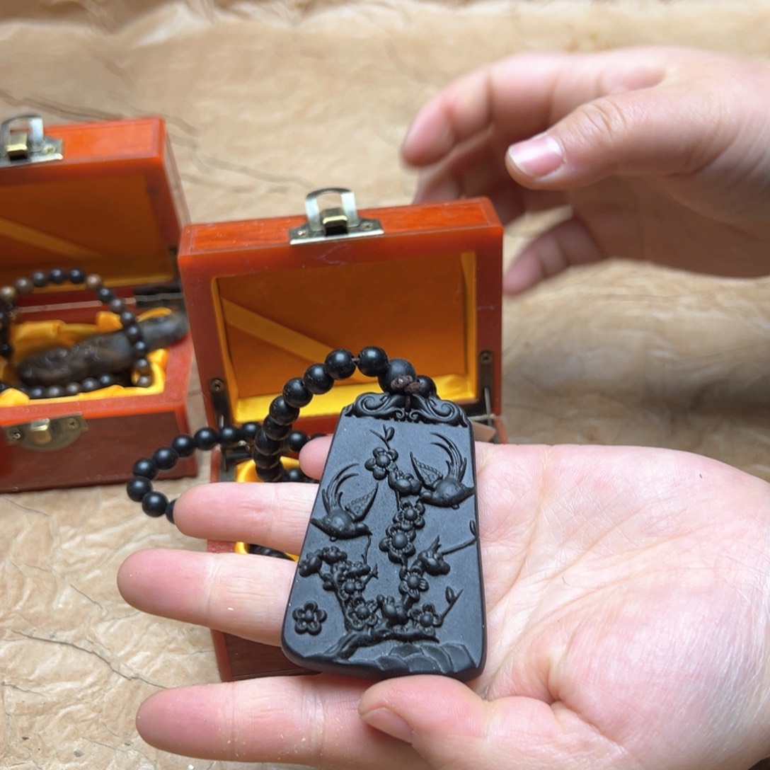 大叶紫檀（黑酸枝木类）