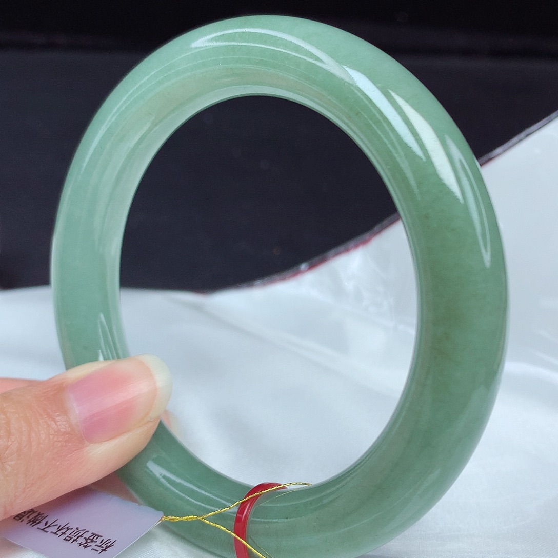 翡翠手镯未镶嵌59圈3968