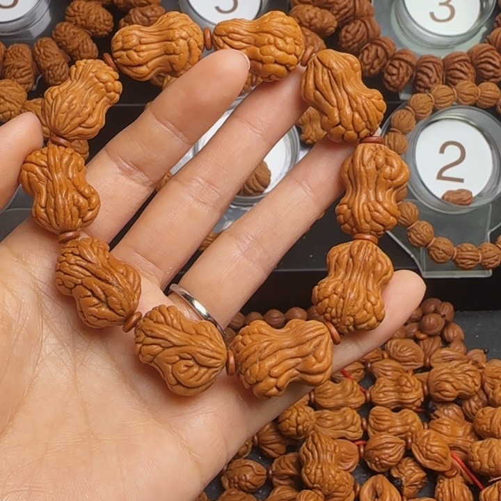 李***p桃核手串龙纹桃核