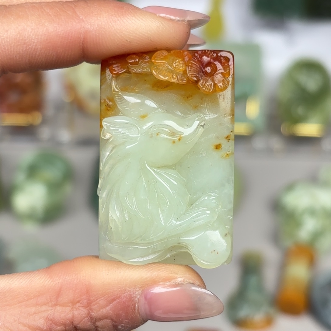 蛇纹石玉颈饰未镶嵌