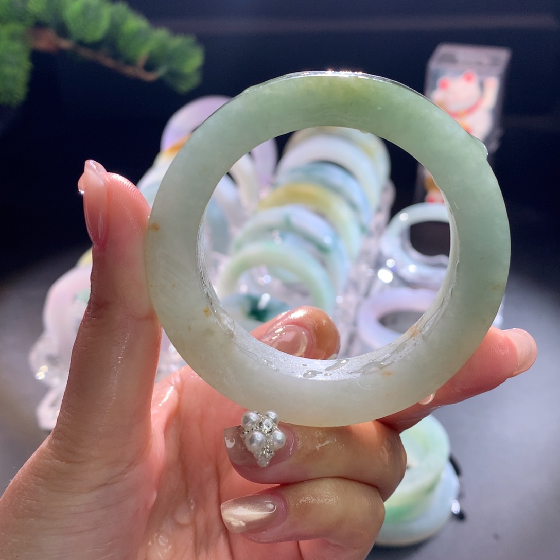 未镶嵌翡翠手镯定制翡翠