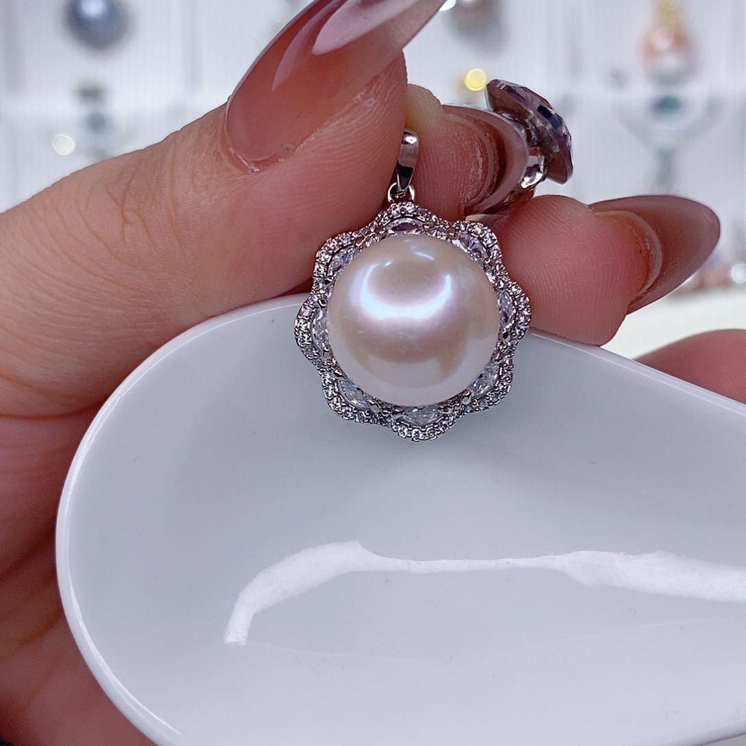 淡水珍珠吊坠(赠链)未镶嵌