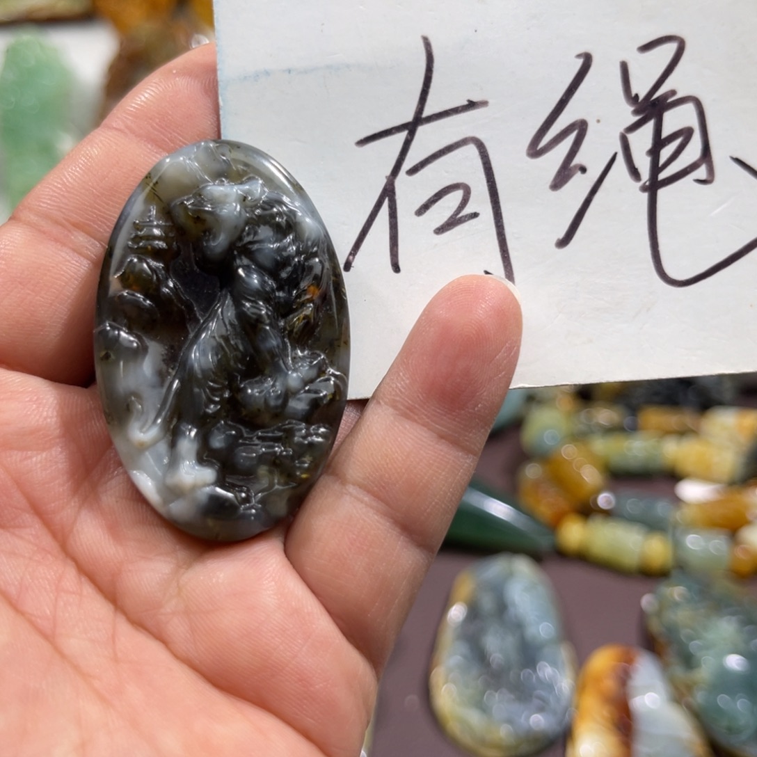 未镶嵌蛇纹石玉颈饰