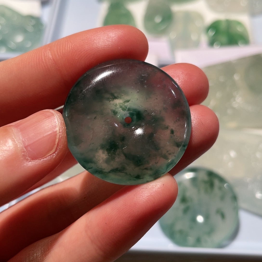 定制翡翠未镶嵌挂件