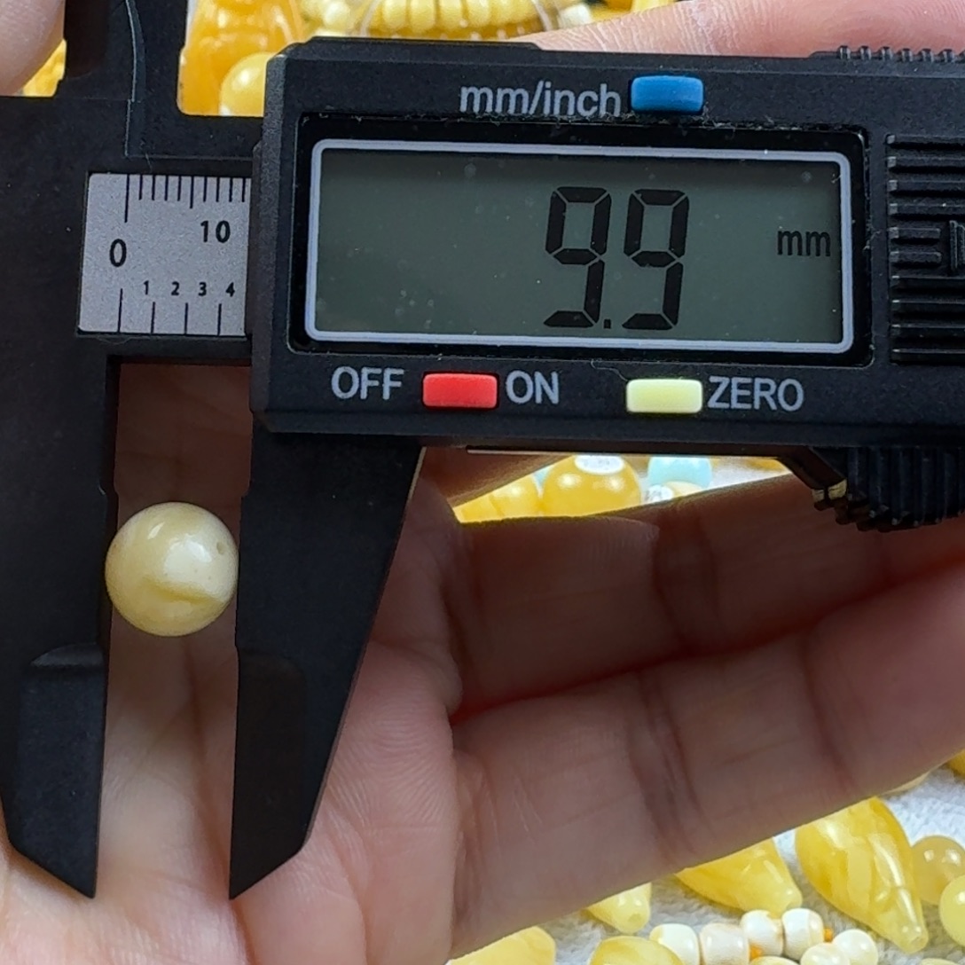 蜜蜡未镶嵌裸石15杂