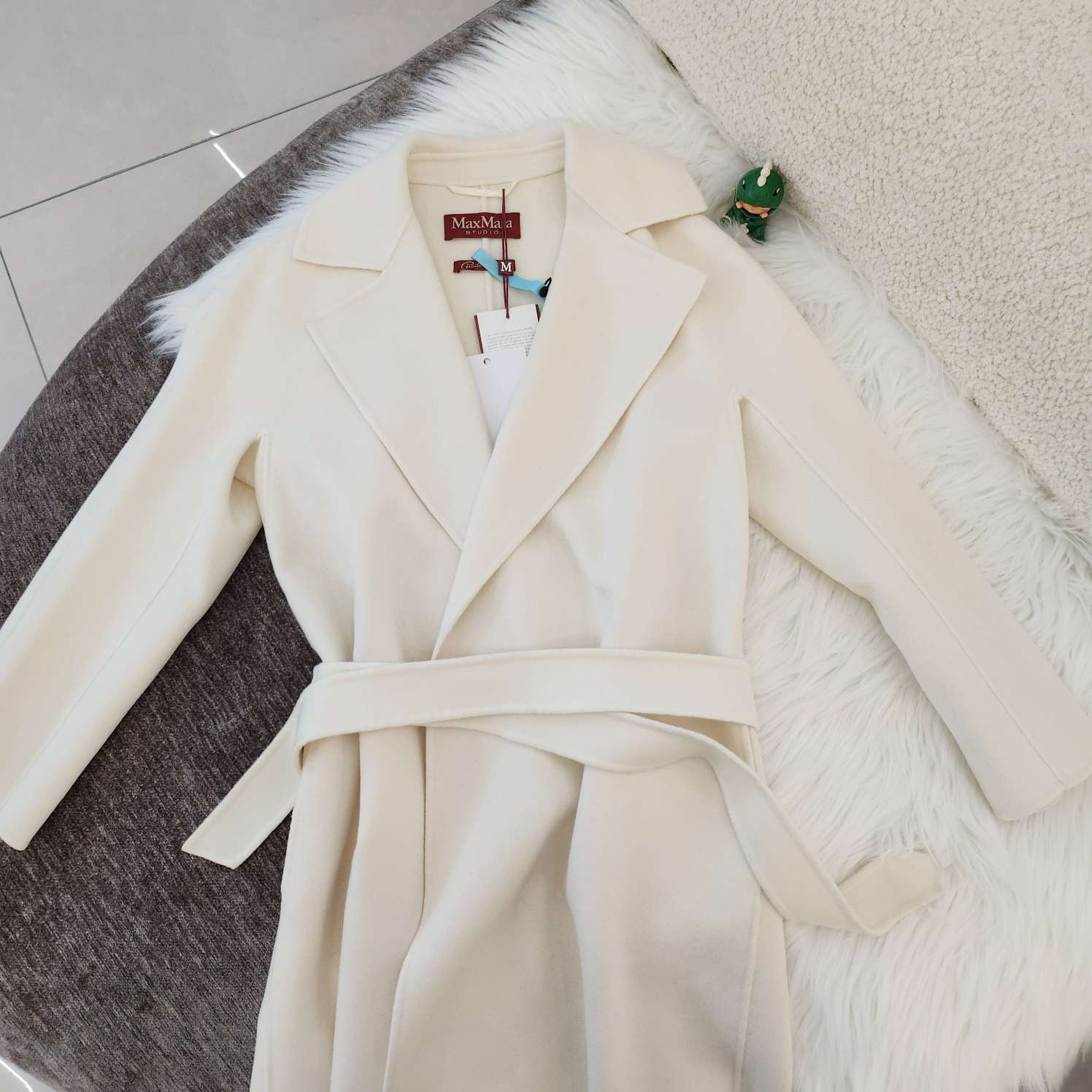 未使用 MaxMara Y3335 未使用 MaxMara 白色羊毛大衣 36码 