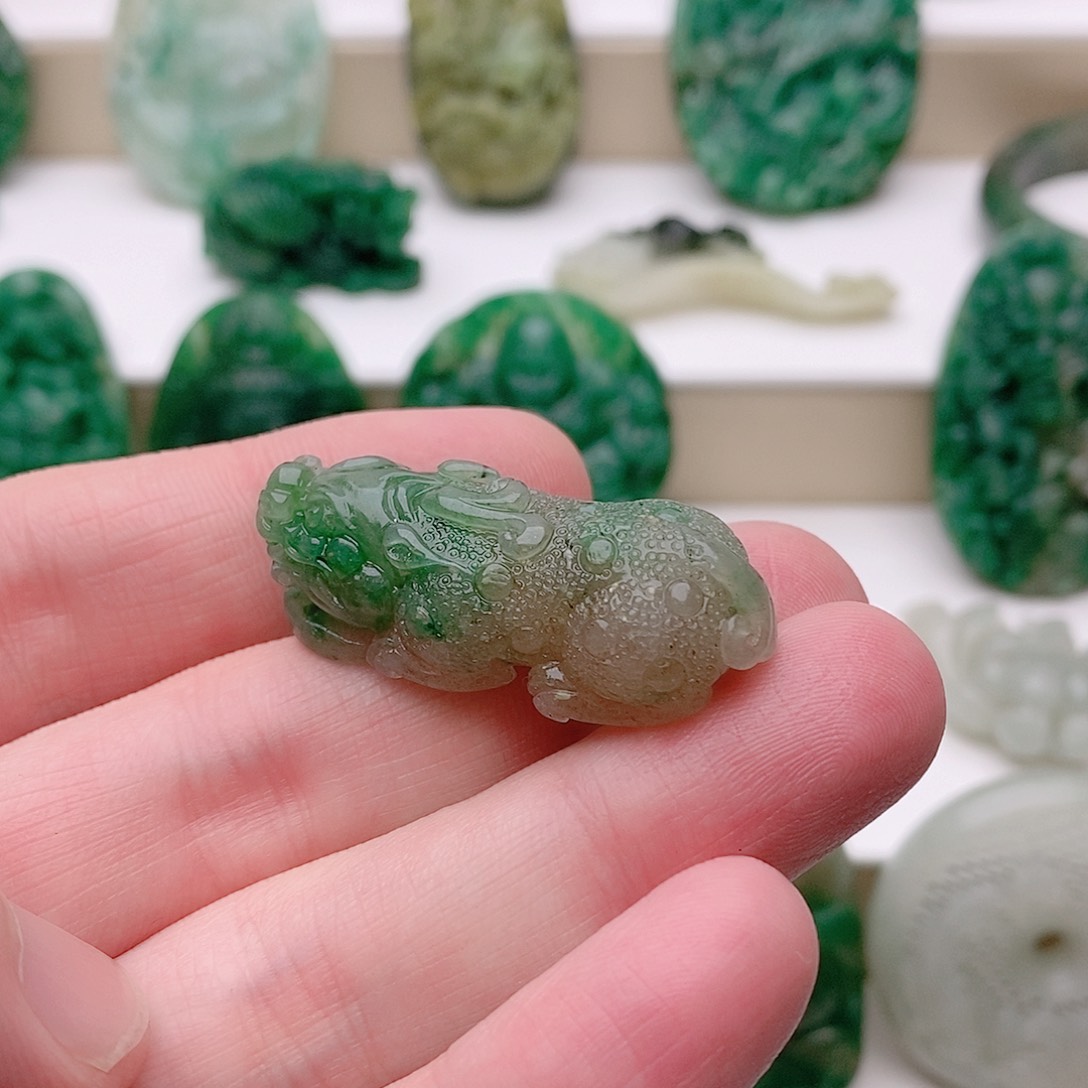 独山玉吊坠未镶嵌k**n