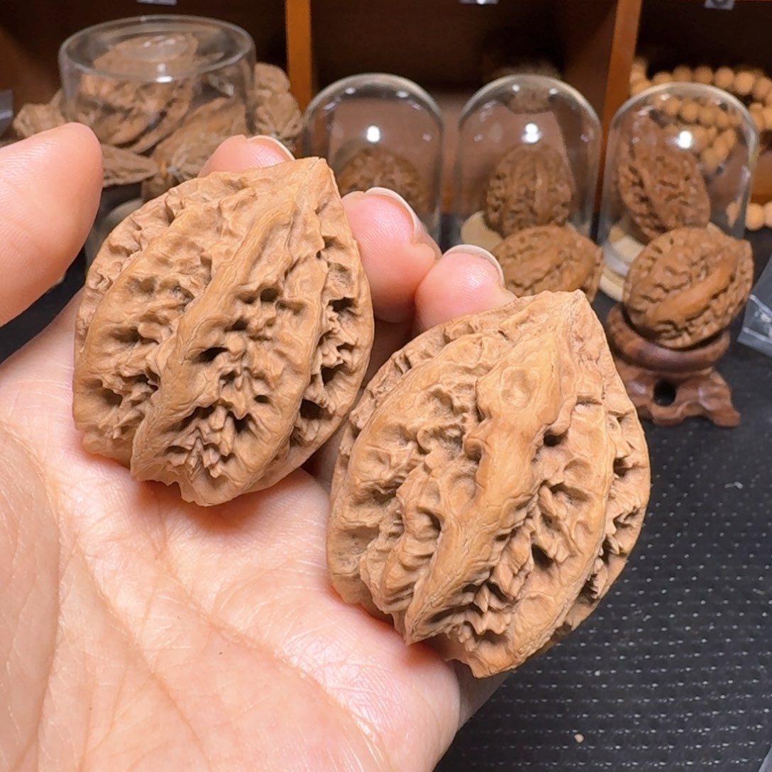 文玩核桃把件八棱龙骨