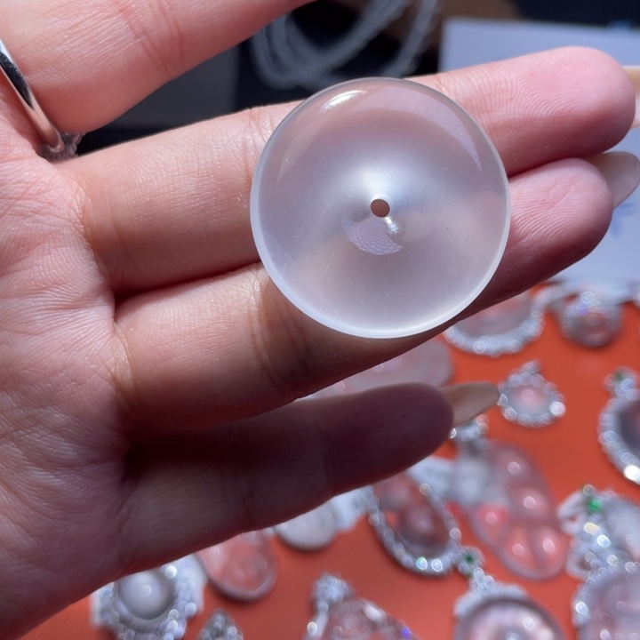 心***忘石英质玉未镶嵌颈饰