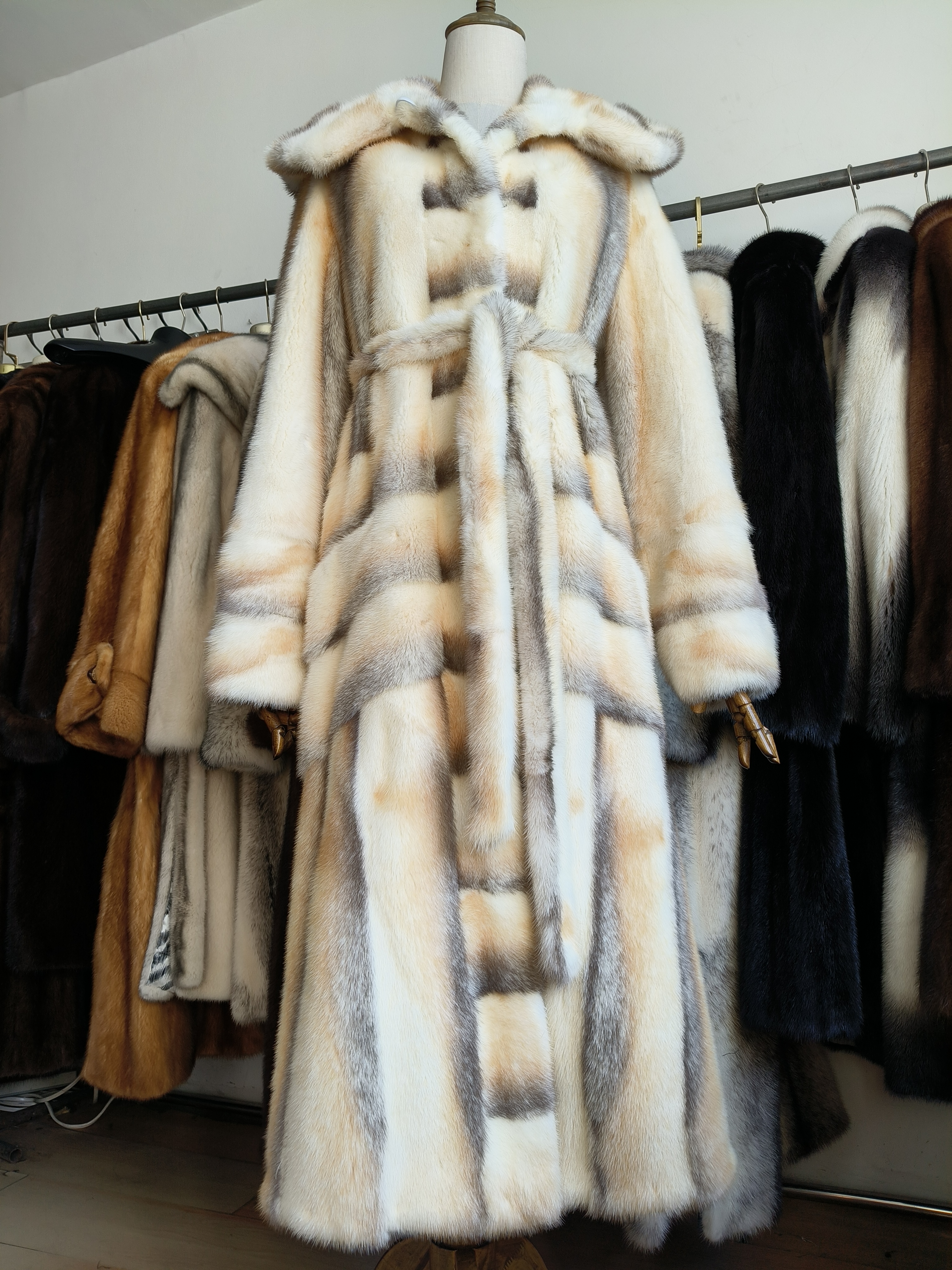 貂皮大衣女皮草 红十字貂皮连帽款 胸围100 衣长117