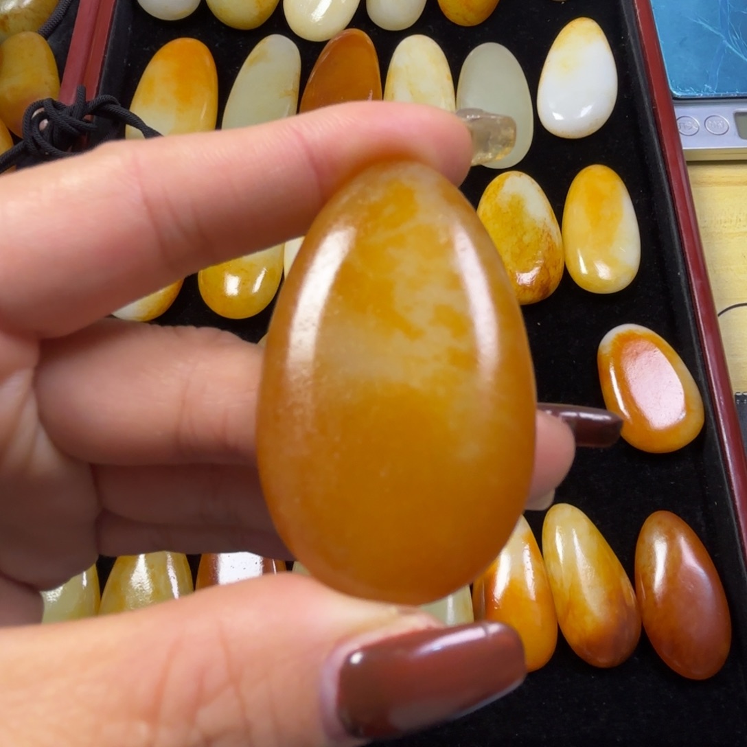 白***罗和田玉未镶嵌颈饰