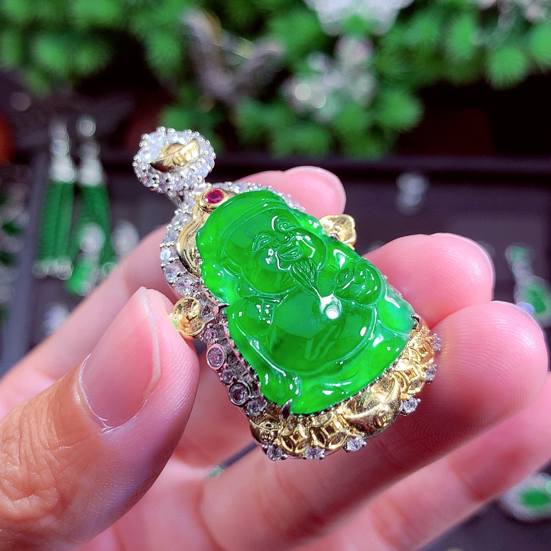 颈饰未镶嵌翡翠天然