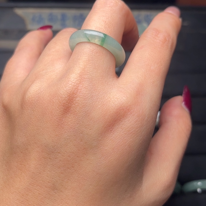 定制翡翠未镶嵌翡翠戒圈