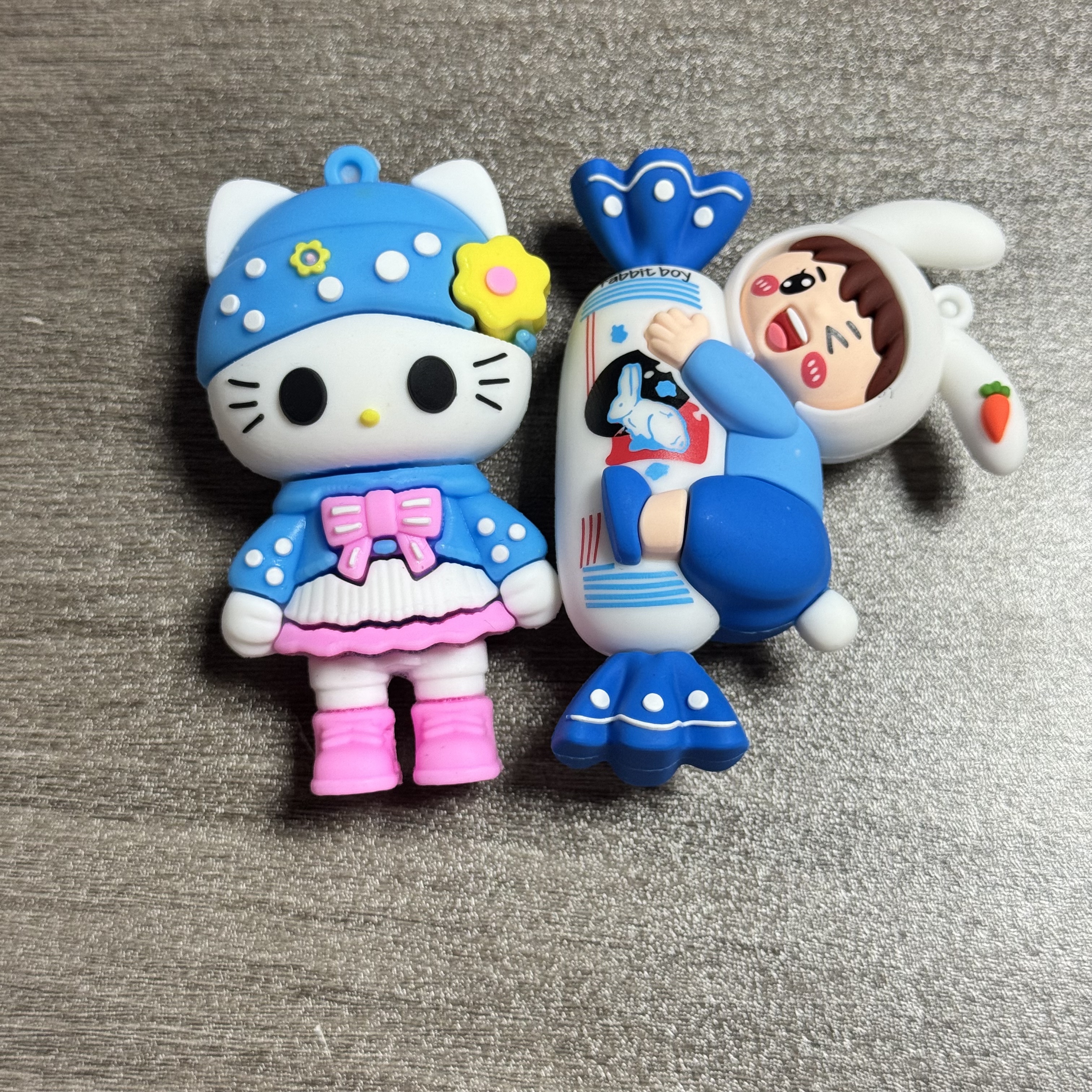 （图片款）kt猫和大白兔，需要下单跟订单带走哦，一单一个福