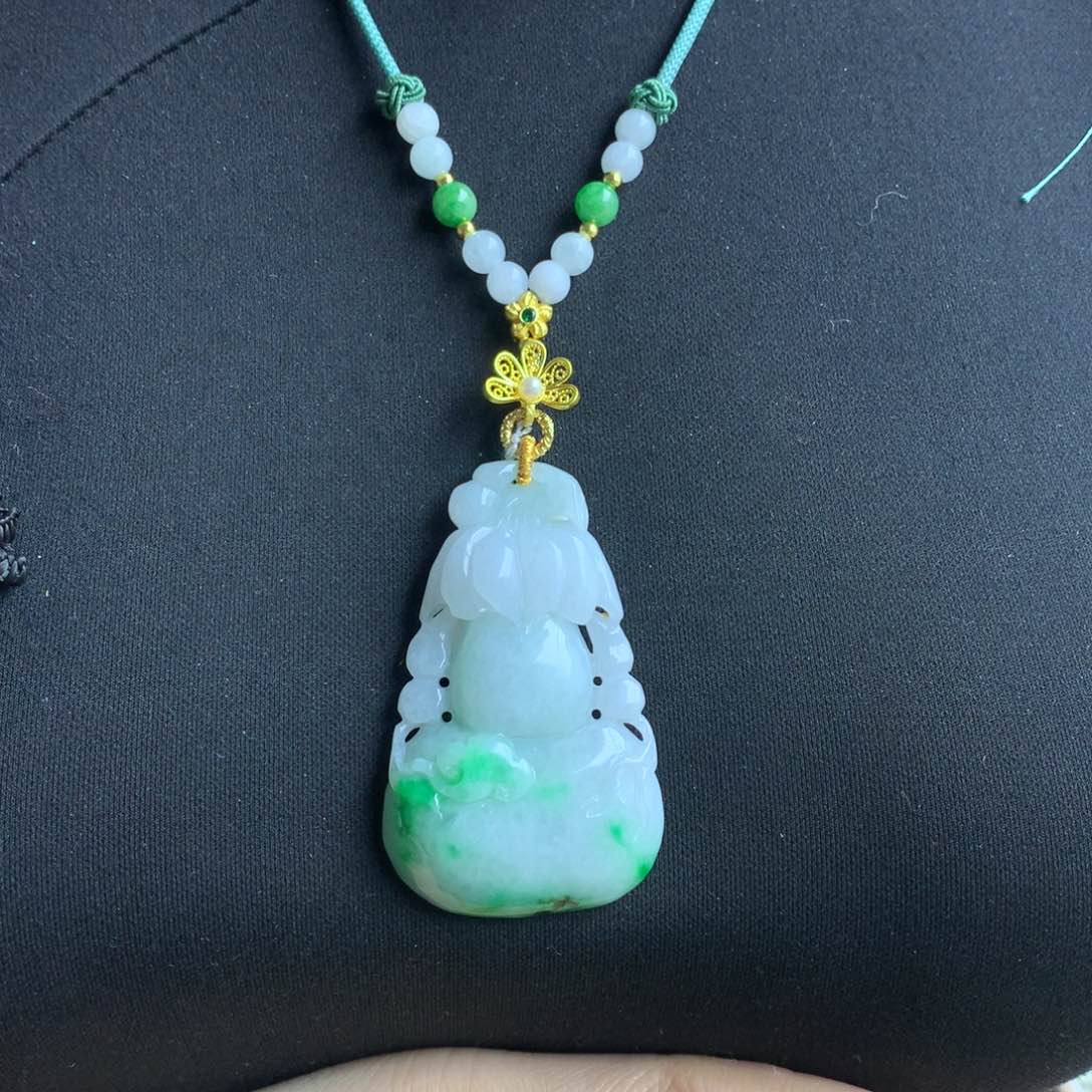 翡翠颈饰未镶嵌翡翠