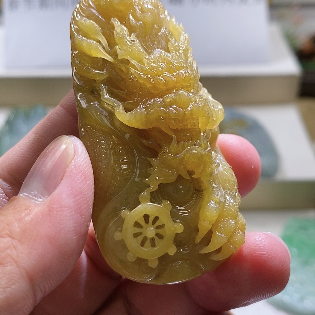 【闪购商品】翡翠颈饰未镶嵌龍***?111111111111111