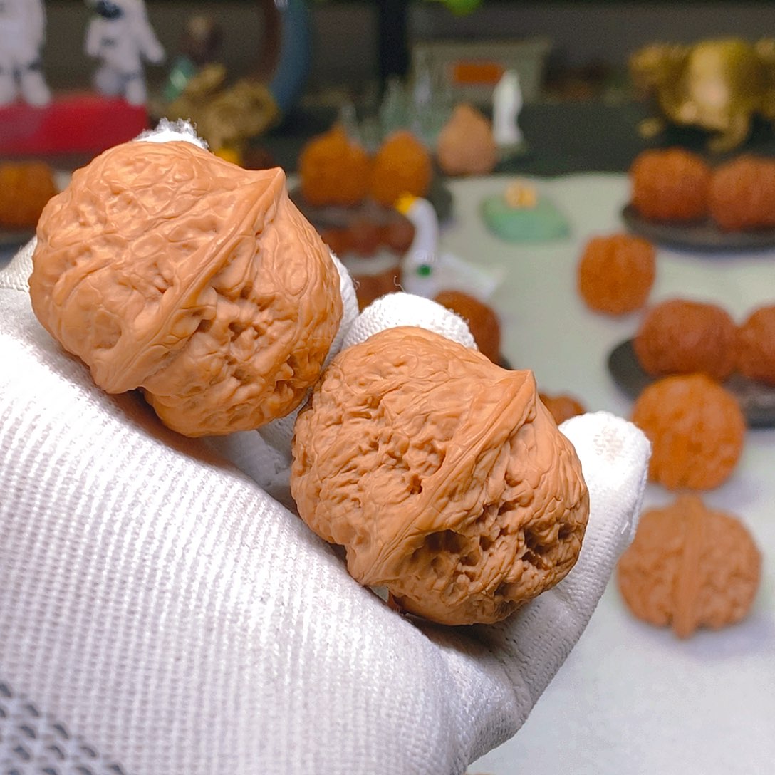 文玩核桃把件红方印