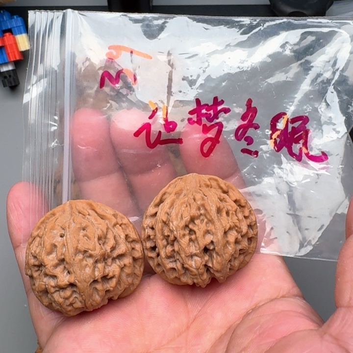 文玩核桃把件让**眠山地苹果园39同树果