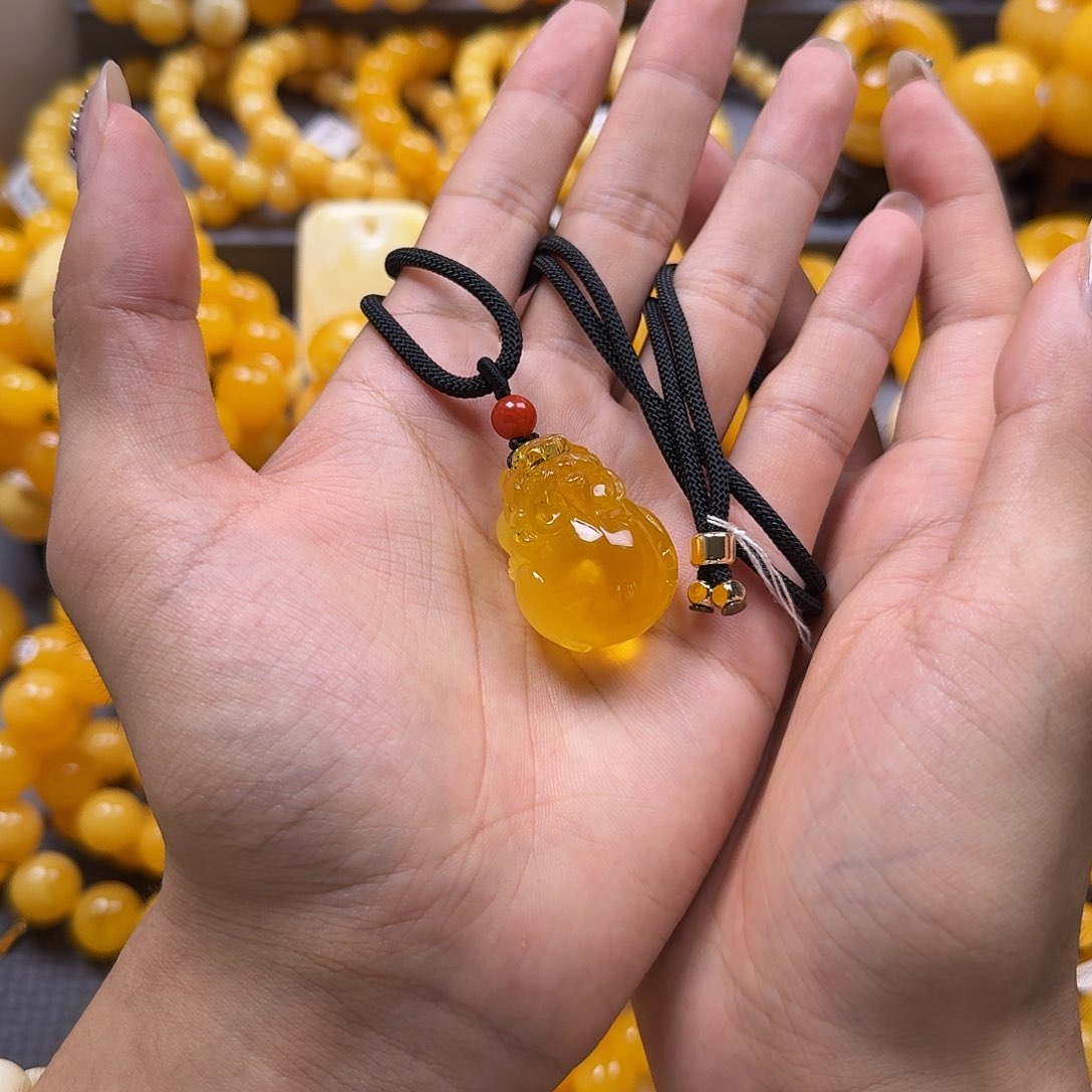 未镶嵌蜜蜡珠宝奇石